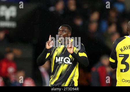 Swansea, Royaume-Uni. 24 octobre 2023. Ken Sema de Watford réagit. Match de championnat EFL Skybet, Swansea City v Watford au Swansea.com Stadium à Swansea, pays de Galles, le mardi 24 octobre 2023. Cette image ne peut être utilisée qu'à des fins éditoriales. Usage éditorial uniquement, photo par Andrew Orchard/Andrew Orchard photographie sportive/Alamy Live News crédit : Andrew Orchard photographie sportive/Alamy Live News Banque D'Images