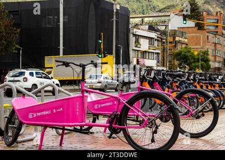 Bogota, Colombie - octobre 23 2023. Vue de l'une des stations du système public de location de vélos situé à la rue 85 dans la ville de Bogota au nord sid Banque D'Images