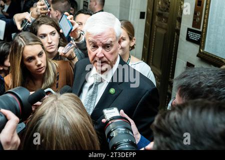 Washington, États-Unis. 24 octobre 2023. Le représentant américain Steve Womack (R-AR) s'entretient avec des journalistes au Capitole des États-Unis. Crédit : SOPA Images Limited/Alamy Live News Banque D'Images