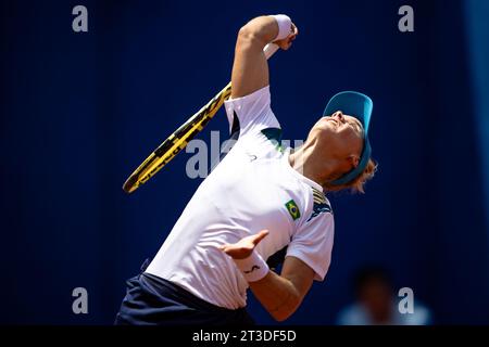 Santiago, Brésil. 24 octobre 2023. CHILI - SANTIAGO - 10/24/2023 - MATCHS PANAMÉRICAINS SANTIAGO 2023, TENNIS - l'athlète brésilienne Laura Pigossi au tour 32 contre la joueuse de tennis du Salvador Valentina Cruz au tour 32 joué au tennis Sports Center lors des Jeux panaméricains Santiago 2023. Photo : Gabriel Heusi/AGIF crédit : AGIF/Alamy Live News Banque D'Images