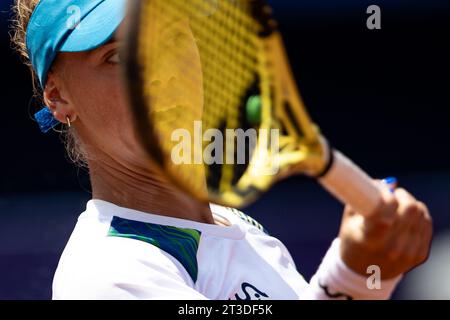 Santiago, Brésil. 24 octobre 2023. CHILI - SANTIAGO - 10/24/2023 - MATCHS PANAMÉRICAINS SANTIAGO 2023, TENNIS - l'athlète brésilienne Laura Pigossi au tour 32 contre la joueuse de tennis du Salvador Valentina Cruz au tour 32 joué au tennis Sports Center lors des Jeux panaméricains Santiago 2023. Photo : Gabriel Heusi/AGIF crédit : AGIF/Alamy Live News Banque D'Images