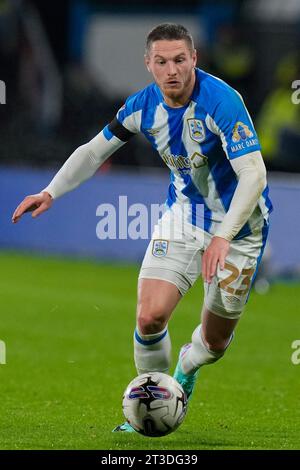 Huddersfield, Royaume-Uni. 31 août 2023. Ben Wiles #23 de Huddersfield Town pendant le match de championnat de Sky Bet Huddersfield Town vs Cardiff City au John Smith's Stadium, Huddersfield, Royaume-Uni, le 24 octobre 2023 (photo de Steve Flynn/News Images) à Huddersfield, Royaume-Uni le 8/31/2023. (Photo Steve Flynn/News Images/Sipa USA) crédit : SIPA USA/Alamy Live News Banque D'Images