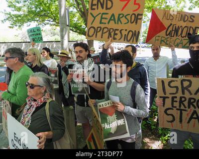 Australie, 25 octobre 2023, environ 100 personnes se sont rassemblées pour protester contre l'ambassadeur israélien, Amir Maimon, au Club national de la presse d'Australie - 25 octobre 2023 Banque D'Images