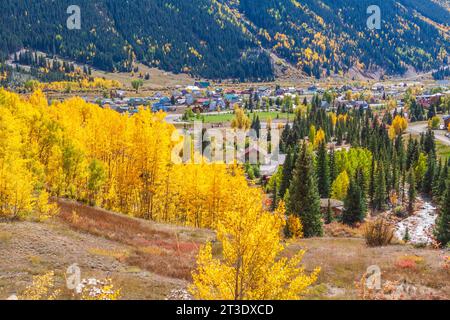 Des buidlings historiques colorés dans la vieille ville minière de Silverton, Colorado, qui est désignée comme un National Historic Landmark District. Banque D'Images