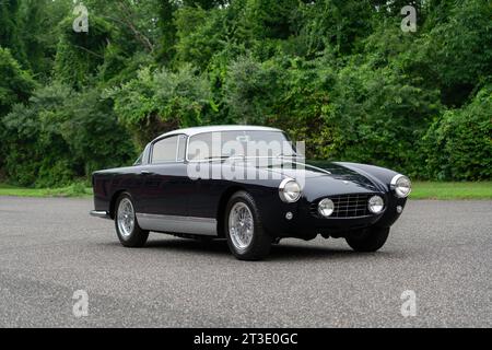 Vue avant 3/4 d'une Ferrari 250 GT coupé 1957 Banque D'Images