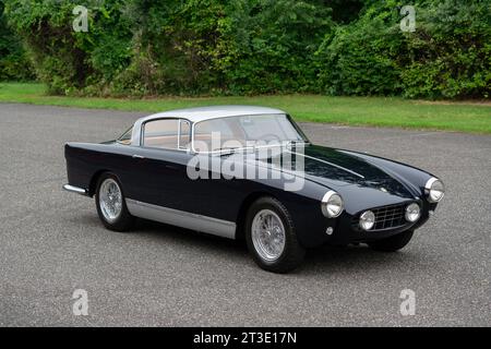 Vue avant 3/4 d'une Ferrari 250 GT coupé 1957 Banque D'Images