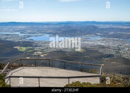 Vue sur la ville de Hobart, depuis le sommet du Mont Wellington en Tasmanie, en Australie Banque D'Images