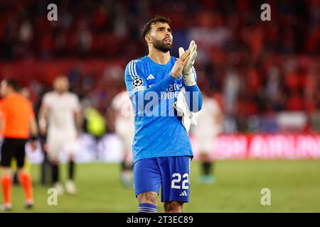 Séville, Espagne. 24 octobre 2023. Le gardien David Raya (22 ans) d'Arsenal vu après le match de l'UEFA Champions League entre le Sevilla FC et Arsenal à l'Estadio Ramon Sanchez Pizjuan à Séville. (Crédit photo : Gonzales photo/Alamy Live News Banque D'Images