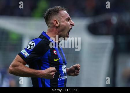 Milan, Italie. 24 octobre 2023. Davide Frattesi du FC Internazionale célèbre le match de football du Groupe D de la phase de groupes de l'UEFA Champions League 2023/24 entre le FC Internazionale et le FC Red Bull Salzburg au stade Giuseppe Meazza, Milan, Italie, le 24 octobre 2023 Credit : Independent photo Agency/Alamy Live News Banque D'Images