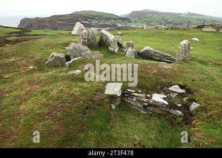 Le cimetière néolithique de Meayll Hill Stone Circle surplombant Port Erin, île de Man Banque D'Images