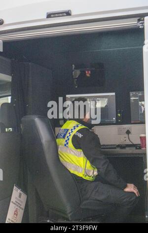 Chelmsford Essex, Royaume-Uni. 25 octobre 2023. La police d'Essex déploie la reconnaissance faciale en direct (LFR) à Chelmsford Essex UK Credit : Ian Davidson/Alamy Live News Banque D'Images