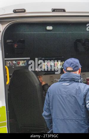 Chelmsford Essex, Royaume-Uni. 25 octobre 2023. La police d'Essex déploie la reconnaissance faciale en direct (LFR) à Chelmsford Essex UK Credit : Ian Davidson/Alamy Live News Banque D'Images