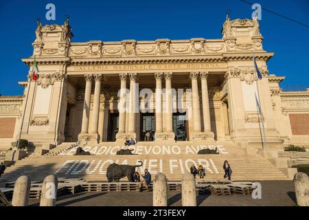 Italie, Latium, Rome, centre historique classé au patrimoine mondial de l'UNESCO, parc de la Villa Borghèse, musée d'Art moderne Banque D'Images