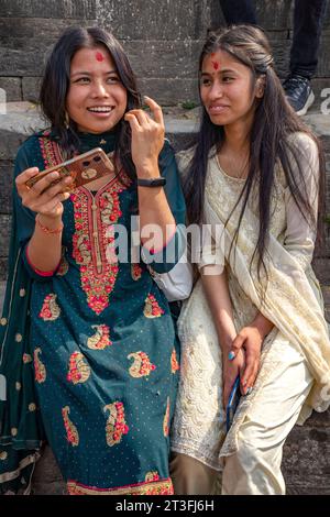 Népal, Katmandou, fête hindoue de Shivaratri dans le temple Pashupatinath Banque D'Images