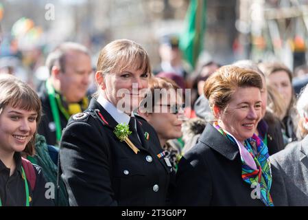 Danielle Cotton, commissaire de la brigade des pompiers de Londres au défilé de la Saint-Patrick à Londres 2019. Dany Cotton. Danielle Amara 'Dany' Cotton, QFSM Banque D'Images