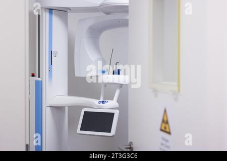 23 octobre 2023, Rhénanie du Nord-Westphalie, Mönchengladbach : vue de la salle de radiographie du cabinet dentaire du Dr Kranz. Photo : Rolf Vennenbernd/dpa Banque D'Images