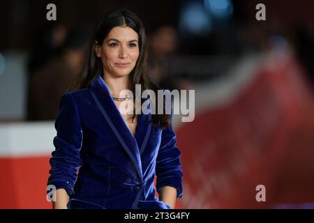 Rome, Italie. 24 octobre 2023. Giulia Michelini assiste au tapis rouge de « Volare » lors du 18e Festival du film de Rome à l’Auditorium Parco Della Musica à Rome. (Photo Davide Di Lalla/SOPA Images/Sipa USA) crédit : SIPA USA/Alamy Live News Banque D'Images