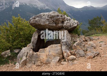 Tella dolmen, Piedra Vasar ou Losa la Campa. Tella-sin, Sobrarbe, province de Huesca, Aragon, Espagne. Banque D'Images