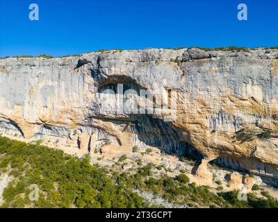 France, Vaucluse, Parc naturel régional du Luberon, Lioux, falaises de la Madeleine (vue aérienne) Banque D'Images