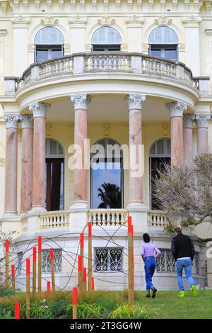 France, Alpes Maritimes, Cannes, quartier de la Croix des gardes, villa Rothschild de style néo classique qui abrite la médiathèque Noailles et la bibliothèque municipale Banque D'Images