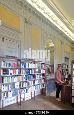 France, Alpes Maritimes, Cannes, quartier de la Croix des gardes, villa Rothschild de style néoclassique qui abrite la médiathèque Noailles et la bibliothèque municipale Banque D'Images