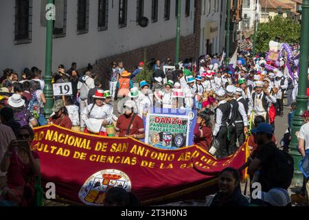 Célébration de la fin des cours à l'Université de Cusco. Faculté d'études sociales. Banque D'Images