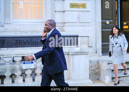 Londres, Royaume-Uni. 25 octobre 2023. David Lammy, parti travailliste, secrétaire fantôme aux Affaires étrangères, quitte le cabinet en début de soirée aujourd'hui. Crédit : Imageplotter/Alamy Live News Banque D'Images