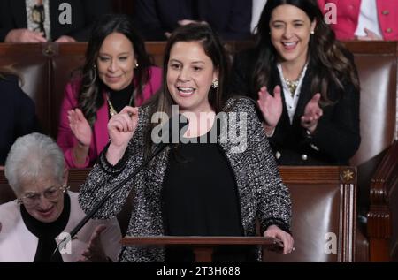 Washington, États-Unis. 25 octobre 2023. Elise Stefanik, R-NY, parle au Capitole des États-Unis à Washington DC le mercredi 25 octobre 2023. Photo de Pat Benic/UPI crédit : UPI/Alamy Live News Banque D'Images