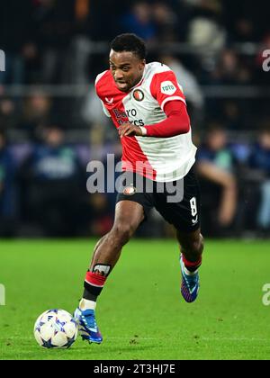 ROTTERDAM - Quinten Timber de Feyenoord lors du match du groupe E de l'UEFA Champions League entre Feyenoord et Lazio Roma au Feyenoord Stadium de Kuip le 25 octobre 2023 à Rotterdam, pays-Bas. ANP OLAF KRAAK Banque D'Images