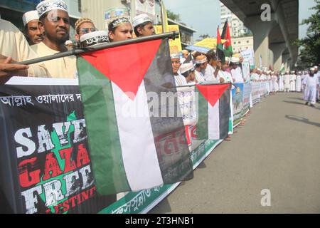 Dhaka Bangladesh 25 octobre 2023,le mouvement islamique a organisé des manifestations et des marches contre l'occupation israélienne illégale de la Palestine. Nazmul isla Banque D'Images