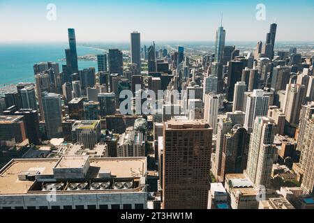 Vue sur le lac Michigan et les gratte-ciel superhauts de Chicago, vus de 360 au John Hancock Center Banque D'Images