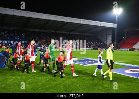 Anvers, Belgique. 25 octobre 2023. Toby Alderweireld d'Anvers photographié avant un match de football entre le Belge Royal Antwerp FC et le Portugais FC Porto, mercredi 25 octobre 2023 à Anvers, le troisième jour de la phase de groupes de la Ligue des Champions, dans le groupe H. Belga PHOTO TOM GOYVAERTS crédit : Belga News Agency/Alamy Live News Banque D'Images