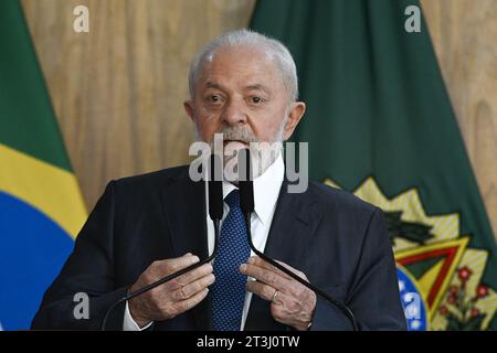 DF - BRASILIA - 10/25/2023 - BRASILIA, 1e SÉANCE PLÉNIÈRE DU CONSEIL DE LA FÉDÉRATION - le président de la république, Luiz Inacio Lula da Silva, lors de la 1e séance plénière du Conseil de la Fédération qui s'est tenue ce mercredi 25 octobre. Photo : Mateus Bonomi/AGIF (photo : Mateus Bonomi/AGIF/Sipa USA) Banque D'Images