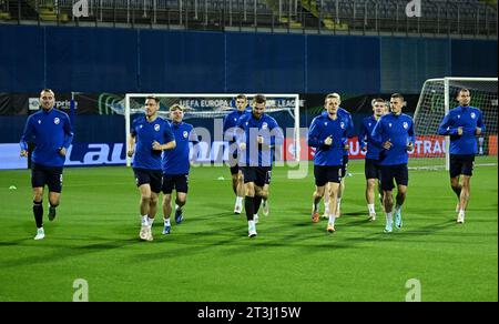 Zagreb, Croatie. 25 octobre 2023. Joueurs lors de la séance d'entraînement du FC Viktoria Plzen avant le match de ligue de conférence de l'UEFA contre le Dinamo Zagreb au Maksimir Stadium à Zagreb, Croatie, le 25 octobre 2023. Photo : Marko Lukunic/PIXSELL crédit : Pixsell/Alamy Live News Banque D'Images