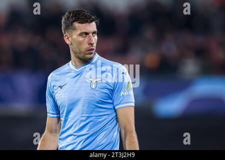 ROTTERDAM - Nicolo Casale du SS Lazio lors du match du groupe E de l'UEFA Champions League entre Feyenoord et le SS Lazio au Feyenoord Stadion de Kuip le 25 octobre 2023 à Rotterdam, pays-Bas. ANP | Hollandse Hoogte | COR LASKER Banque D'Images