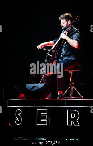 Le violoncelliste Stjepan Hauser, ancien membre de 2ERlos, a donné un concert à Zagreb, Croatie, le 25. Octobre 2023. Photo : Slavko Midzor/PIXSELL crédit : Pixsell/Alamy Live News Banque D'Images