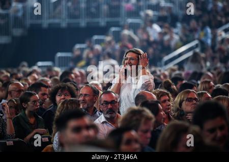 Le violoncelliste Stjepan Hauser, ancien membre de 2ERlos, a donné un concert à Zagreb, Croatie, le 25. Octobre 2023. Photo : Slavko Midzor/PIXSELL crédit : Pixsell/Alamy Live News Banque D'Images