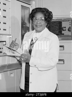 Mary Jackson (1921 – 2005) mathématicienne américaine. Mary Jackson, Mary Jackson est l'une des figures cachées de la NASA. Elle a été la première femme noire ingénieure à la NASA. Il est intronisé au Langley Hall of Honor le 1 juin 2017. Banque D'Images