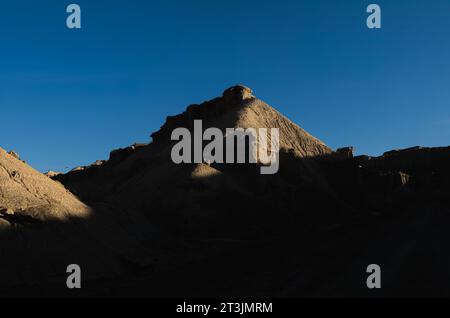 Le contraste clair et sombre de Yadan Landform Banque D'Images