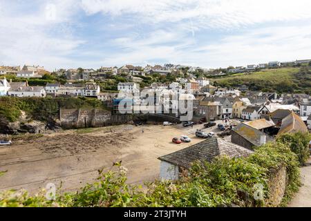 Port Isaac port et village sur la côte nord de cornwall, maison de la série télévisée Doc Martin, Angleterre, Royaume-Uni, septembre 2023 Banque D'Images