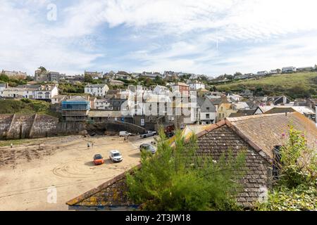 Port Isaac port et village sur la côte nord de cornwall, maison de la série télévisée Doc Martin, Angleterre, Royaume-Uni, septembre 2023 Banque D'Images