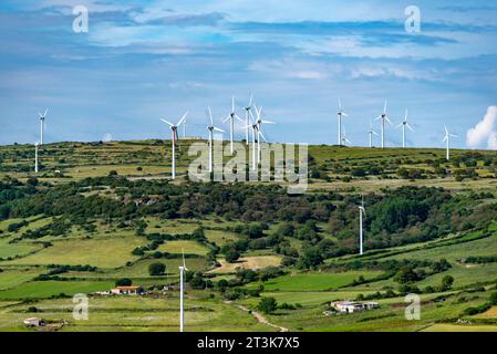 Éoliennes en Sardaigne du Sud - Italie Banque D'Images