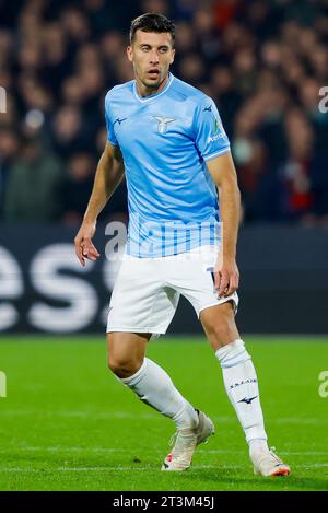 ROTTERDAM, PAYS-BAS - 25 OCTOBRE : Nicolo Casale (SS Lazio) lors du match Groupe E - UEFA Champions League 2023/24 entre le SC Feyenoord et le SS Lazio AT Banque D'Images