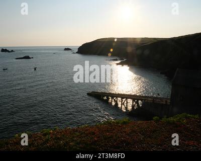 La rampe du bateau de sauvetage à l'extrême sud de la Grande-Bretagne dans le soleil couchant dans la soirée à Lizard point en Cornouailles, en Angleterre Banque D'Images