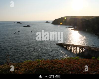 La rampe du bateau de sauvetage à l'extrême sud de la Grande-Bretagne dans le soleil couchant dans la soirée à Lizard point en Cornouailles, en Angleterre Banque D'Images