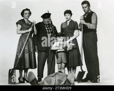 Les acteurs Mildred Natwick, Edmund Gwenn, Jerry Mathers, Shirley MacLaine et John Forsythe dans le film The trouble with Harry, USA 1955 Banque D'Images