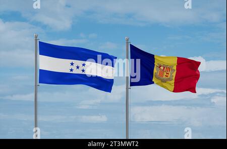 Drapeaux du Honduras et d'Andorre agitant ensemble dans le vent sur un ciel nuageux bleu Banque D'Images