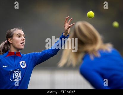 Zeist, pays-Bas. 26 octobre 2023. Jill Roord lors de l'entraînement de l'équipe néerlandaise en préparation du match dans la Ligue des Nations contre l'Écosse. Les Néerlandais doivent gagner le groupe pour se qualifier pour les Jeux Olympiques de Paris 2024. ANP KOEN VAN WEEL/Alamy Live News Banque D'Images