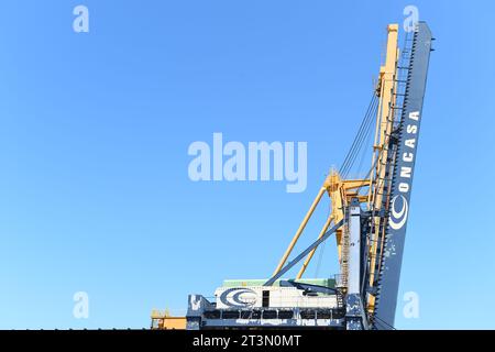 Vue partielle de la grue à conteneurs Cadix Espagne 03 août 2023 Banque D'Images