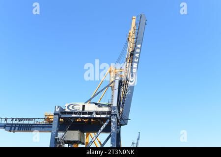 Vue partielle de la grue à conteneurs Cadix Espagne 03 août 2023 Banque D'Images